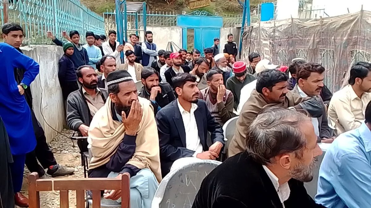A community meeting in Aliabad